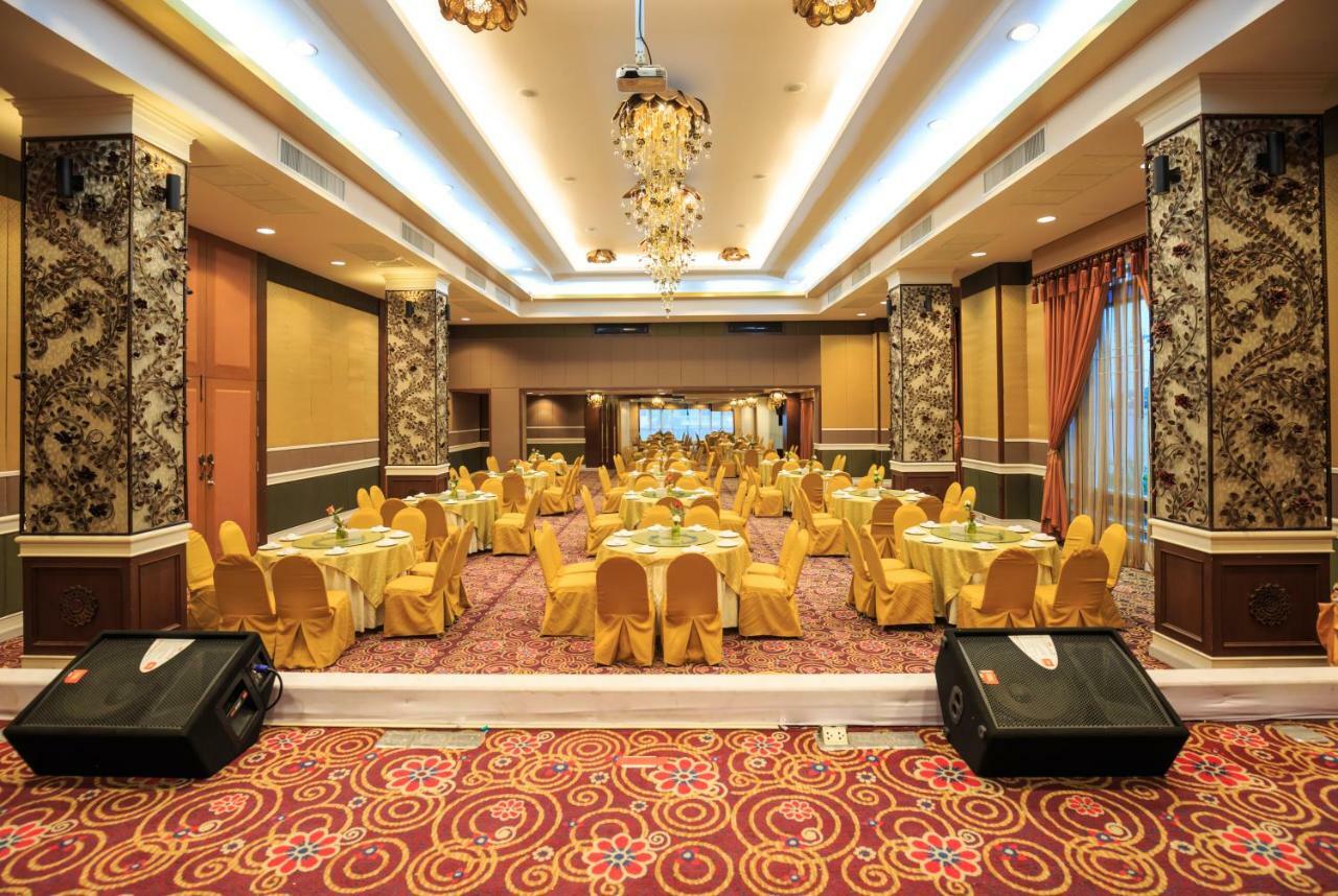 Kwan Ruen Park Hotel Nakhonratchasima Exterior foto